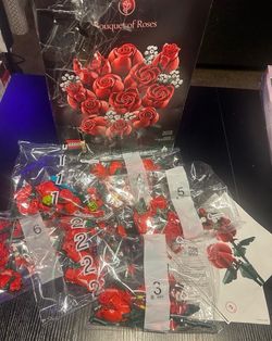 Lego Botanicals Bouquet of Roses #10328, NEW OPEN BOX, COMPLETE! ALL PACKS ARE SEALED! MANUAL INCLUDED!