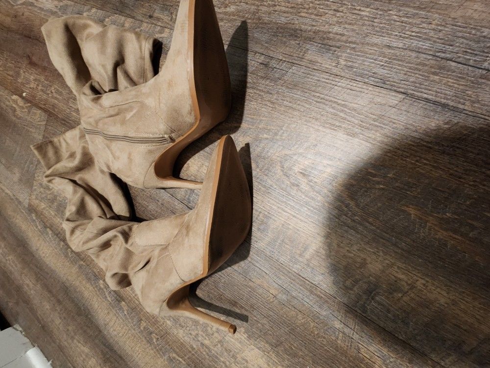 Women Boots Size 9.5