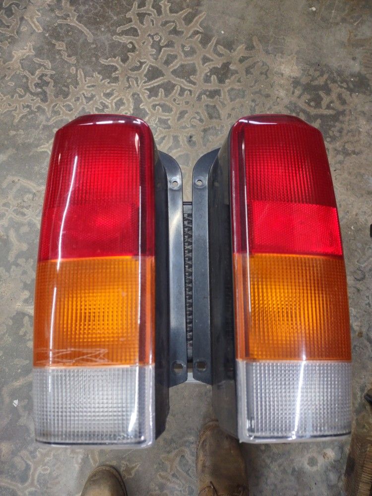 97-01 Jeep Cherokee OEM Taillights
