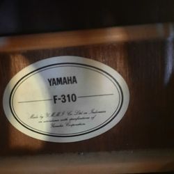 Yamaha F310 Acustic Guitar