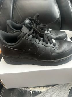 Black Nike Air Force’s