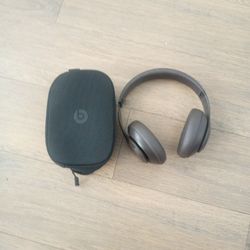 Beats Studio Pro