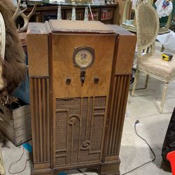 Old Detrola Radio