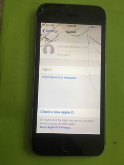 IPhone 6s / SE bundle (read description)