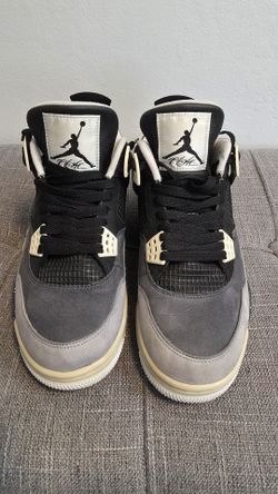 Jordan 4 fear pack SIZE 8