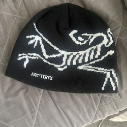 Arc’teryx Beanie “Bird Head Toque