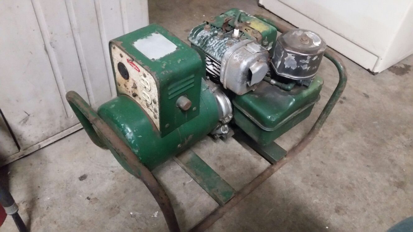 Dayton generator with Briggs and Stratton 5 hp motor