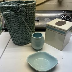 Sea Foam Green Bath Set