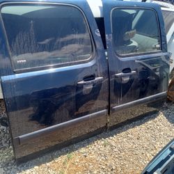 2011 Chevy Suburban Doors      ( ALL 4 )
