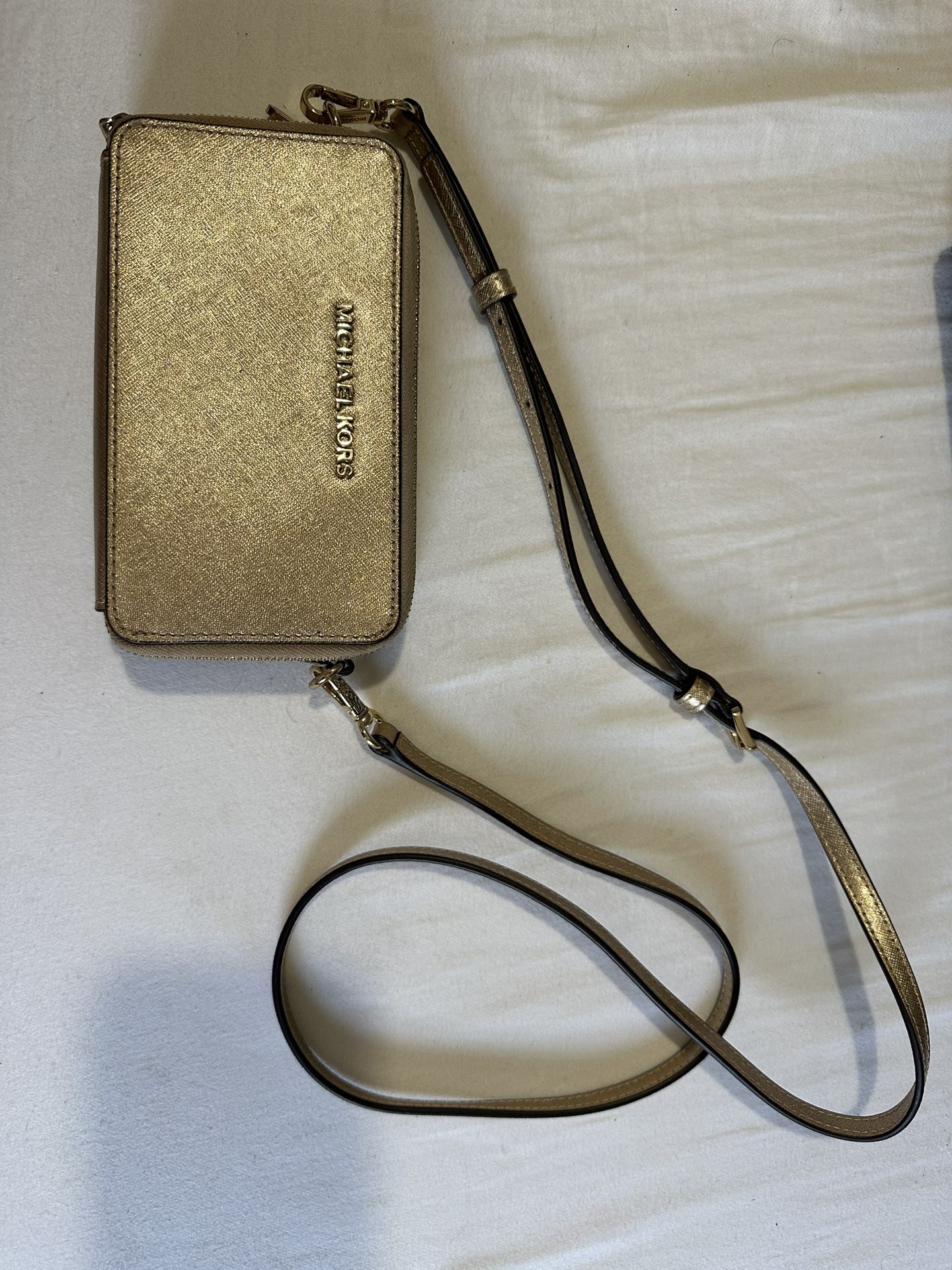 Michael Kors Crossbody Wallet