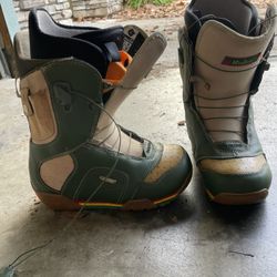 snowboarding boots 