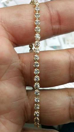 14k Gold tennis bracelets 7 inch long 2.50 ct Diamonds 7 GRAMS