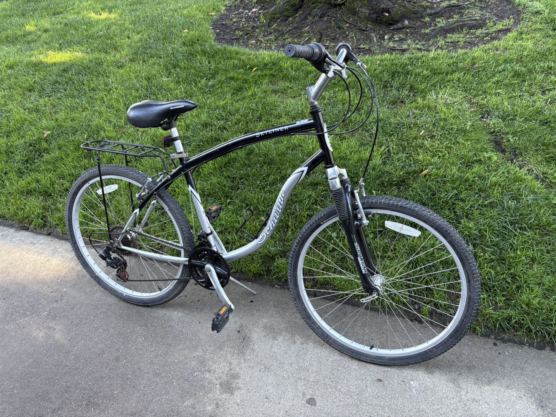 VHTF 21 Speed Schwinn Skyliner Hybrid Bicycle (Model S2682WM)