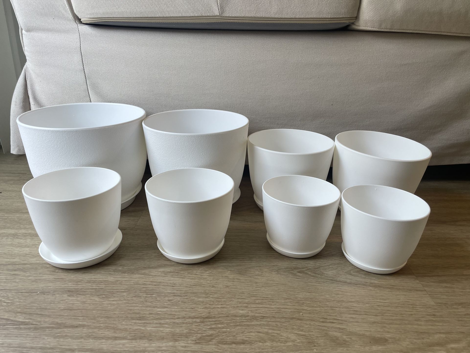 new planting pot 8 sets (white, plastic)