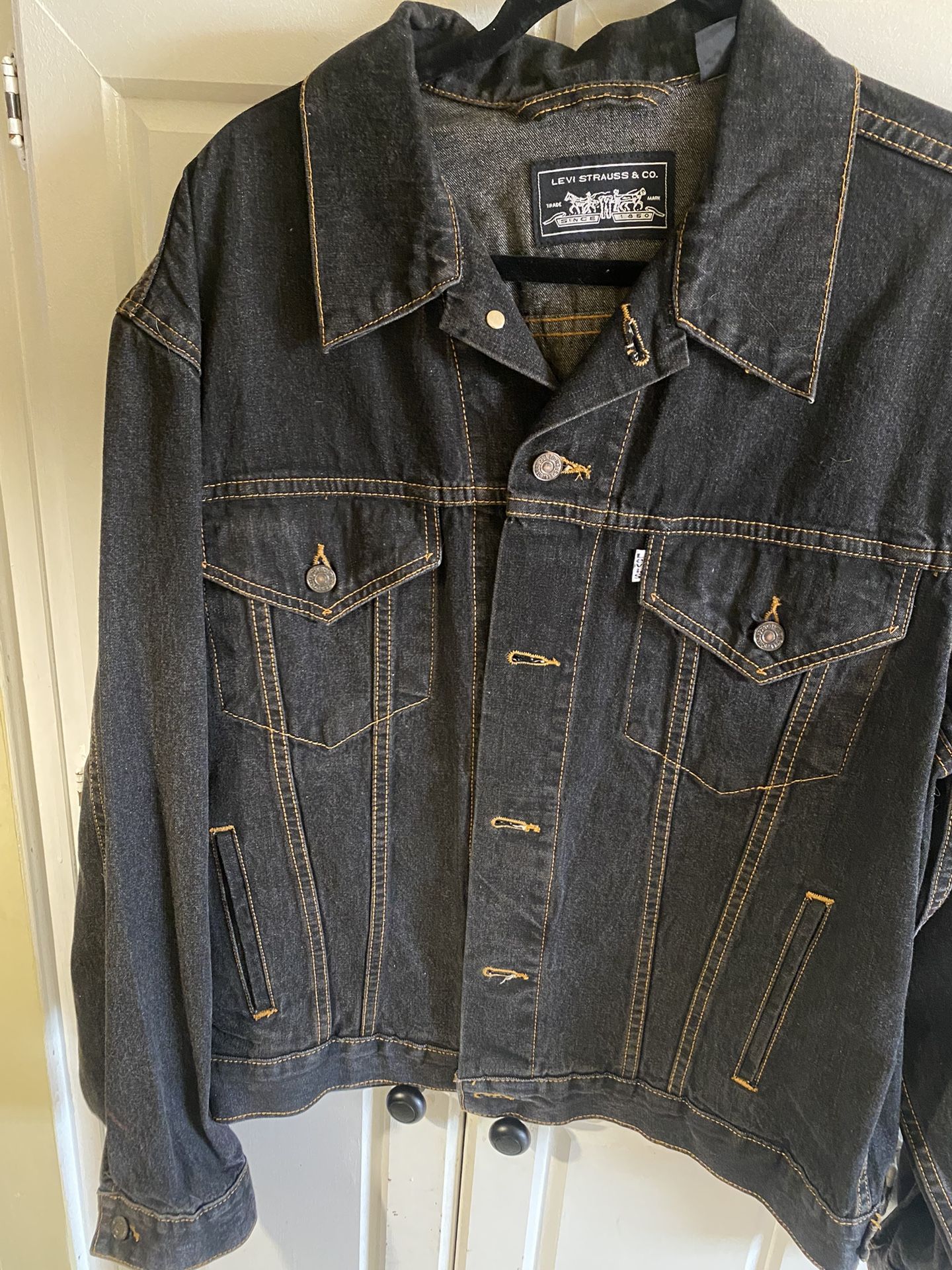 Levi Strauss & Co. Trucker Style Dark Blue Denim Jean Jacket