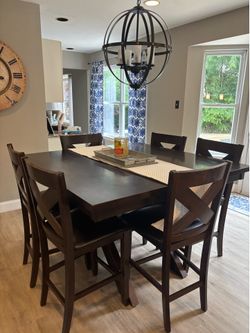 Tall kitchen table w 6 tall chairs