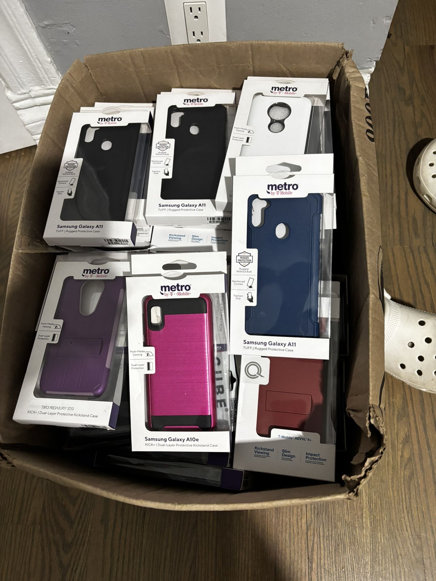 70 Phone Cases Tmobile, Apple 7,8 Plus, Samsung Galaxy 10 And 11