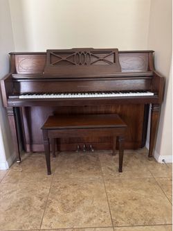 Samick Piano Su-143 Stand Up Cansole