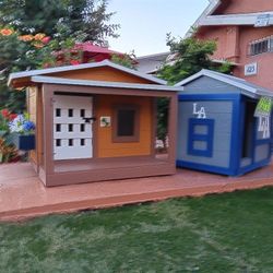 DOG HOUSES 