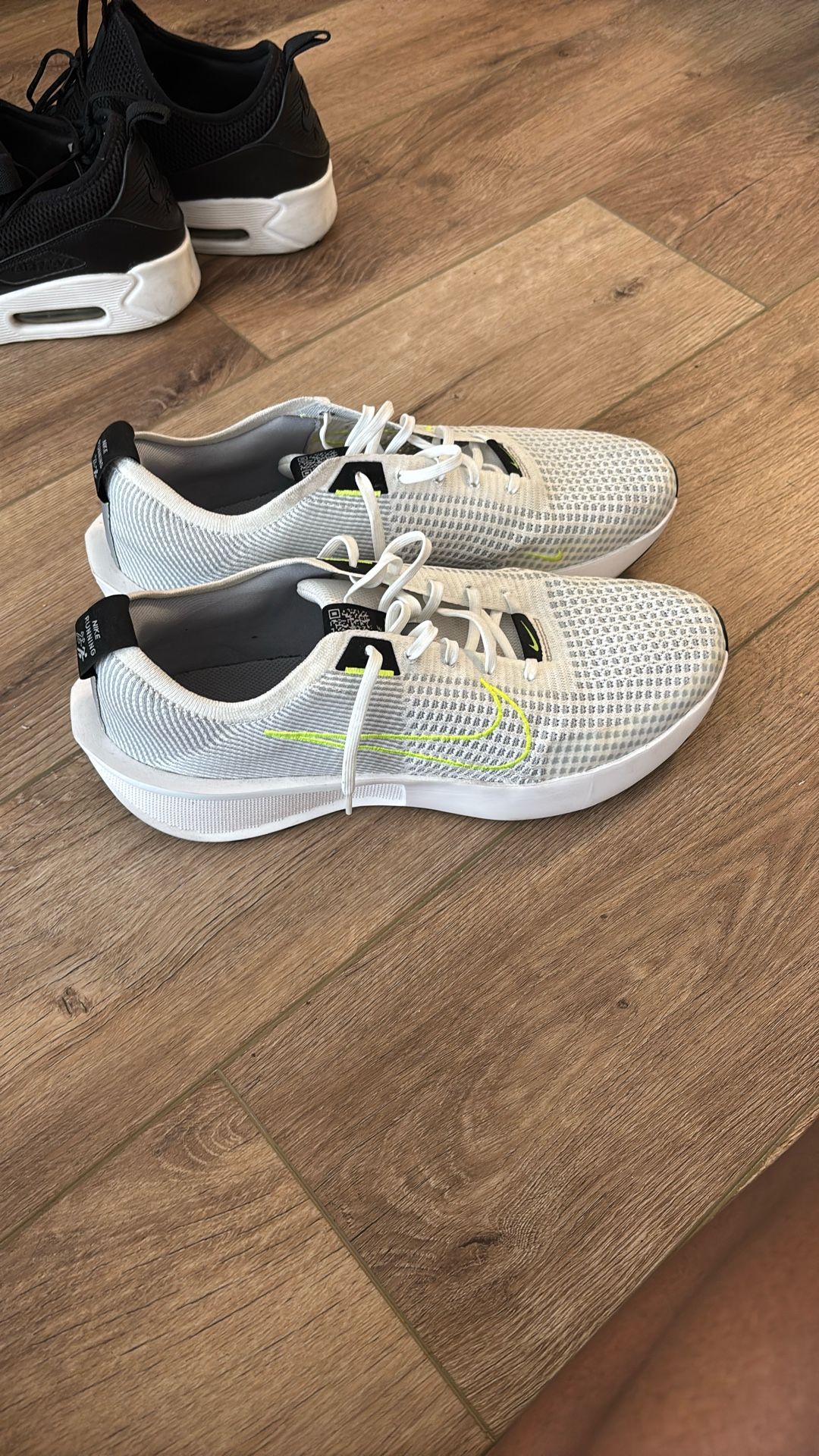 nike running sneakers