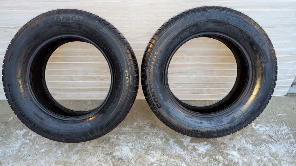 Pair of 265-60r18 Continental Tires
