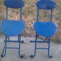 !! 2 Folding Chairs 
