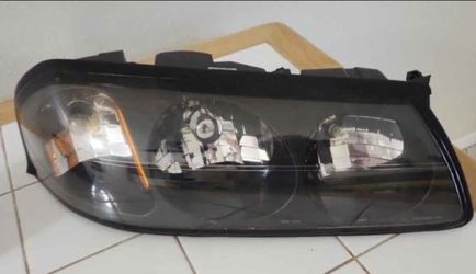 2000-2005 OE Chevy Impala Front Passenger Headlight Assembly With Bulbs