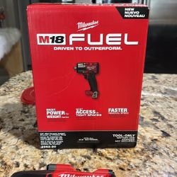 Milwaukee M18 FUEL Mid-Torque Impact Wrench