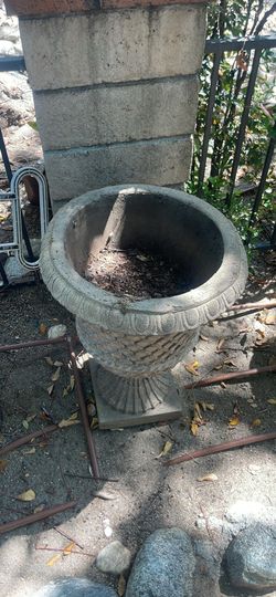 Cast stone urn