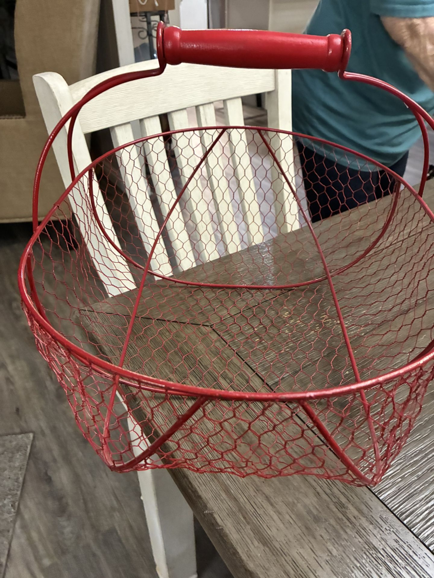 Farmhouse wire basket