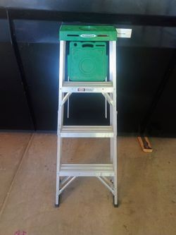 4 ft A-frame ladder