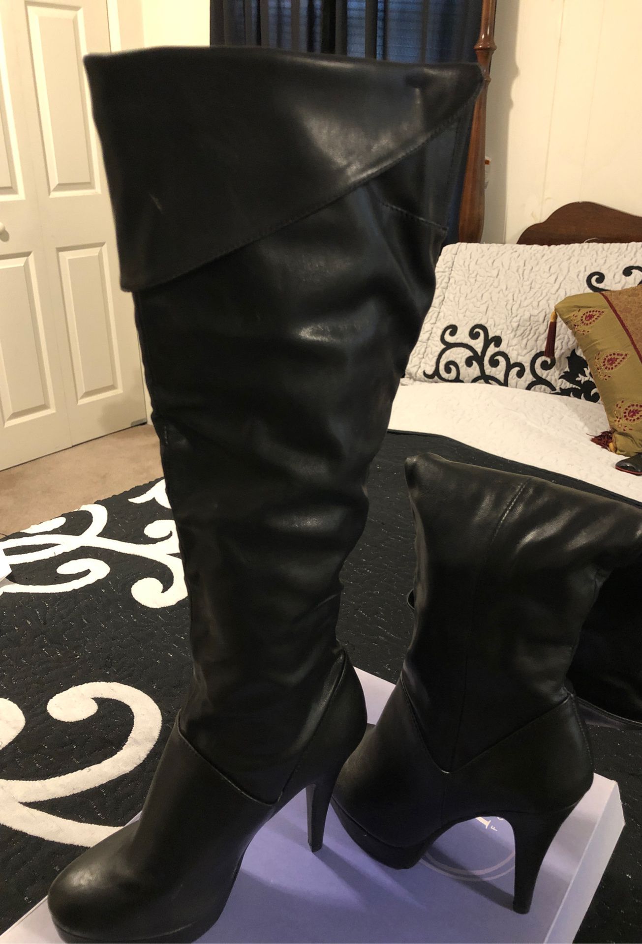 Black boots 7 new