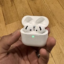 Apple AirPods 4 – Right Earbud No Sound – Left Works – For Parts
