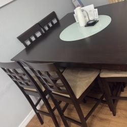 Dinning Table 