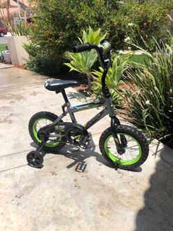 Huffy 12” Rock It kids bicycle