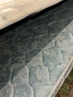 Bed size Full mattress and box spring