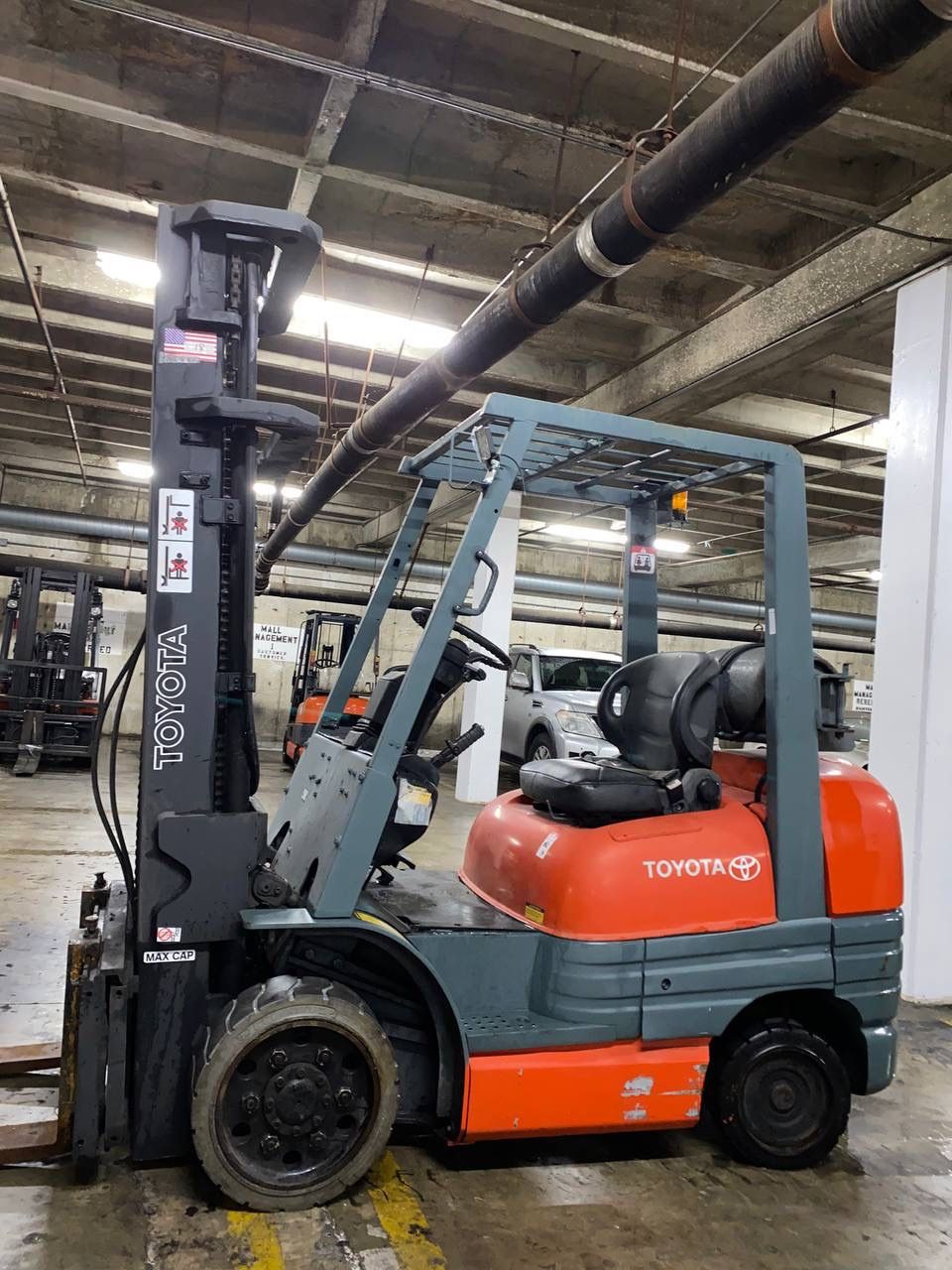 HEAVY DUTY TOYOTA forklift for sale 6600 lb 