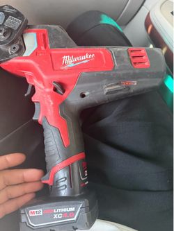 Milwaukee (cable cutter 600mcm)