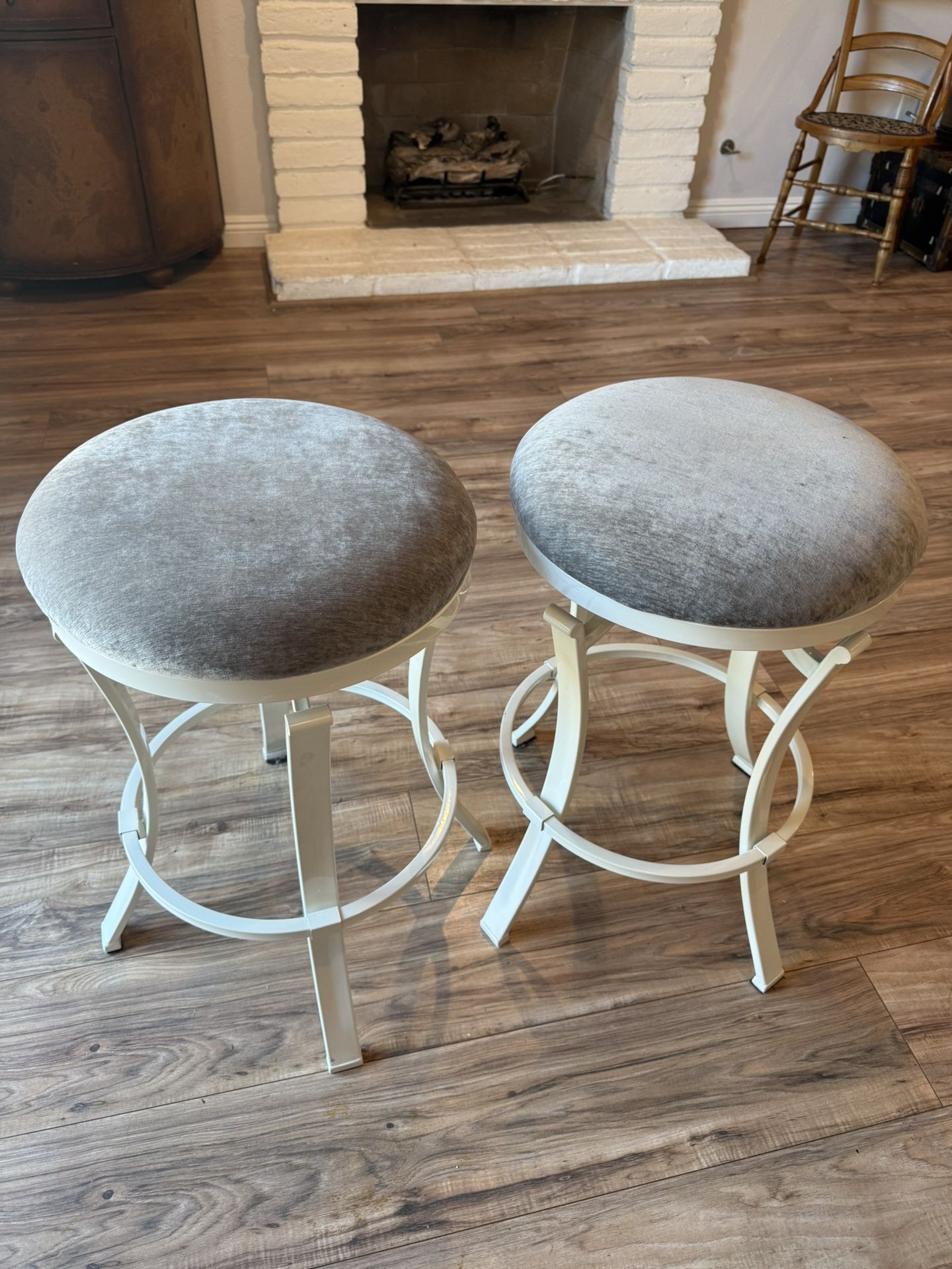 Bar Stools 