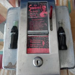 Old Penny Fortune Machine Do Have The Old Wheat Penny Still In It