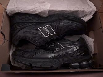 New Balance 1906R Black Metallic Silver