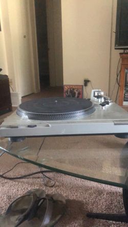 Technics SL-D2 Record Player