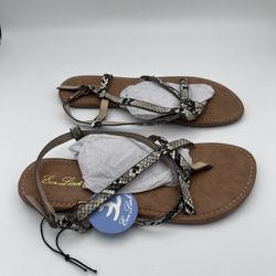 Women’s Size 7 sandals from Amazon