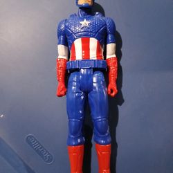 Marvel Avengers Titan Hero Captain América