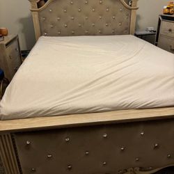 Queen Size Bed Set