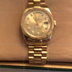 Luxury Watch Gold Tone
