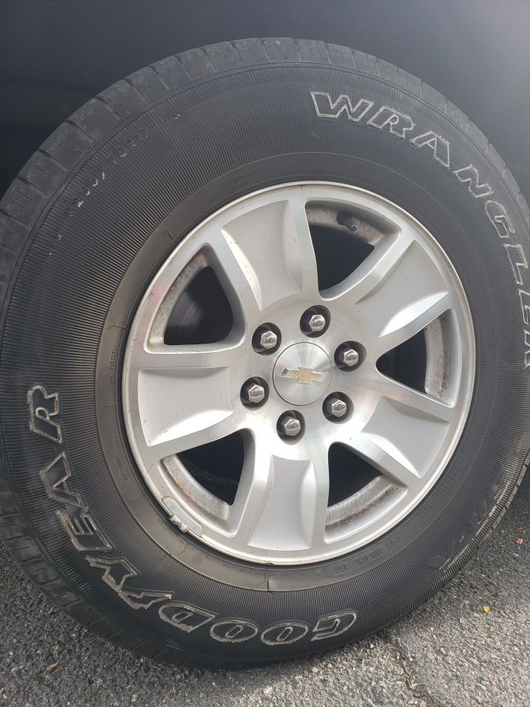 Wheel and tire