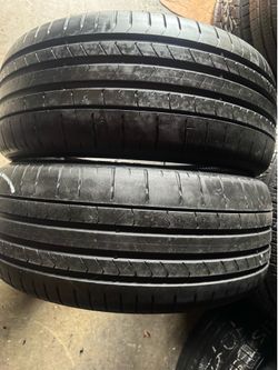 Pair of 225 40 19 Pirelli p zero tires