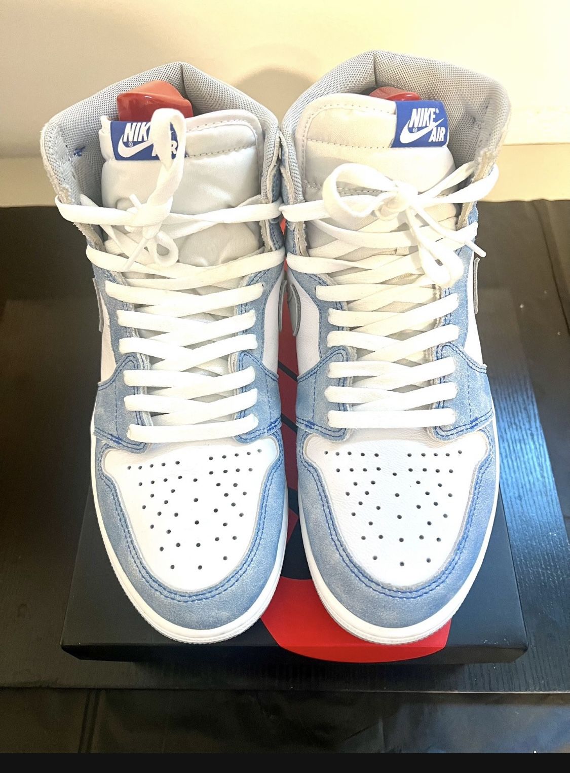 Jordan 1 Hyper Royal Size 11