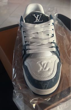 Luis Vuitton size 9